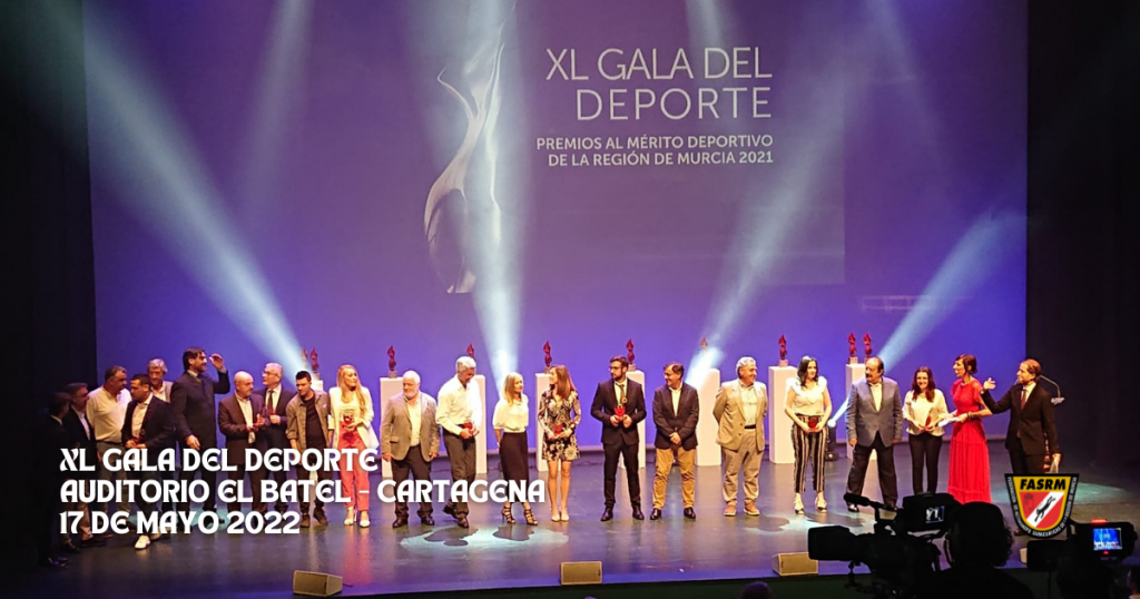 Marta Quesada recibió el premio al mérito deportivo por su trayectoria deportiva y profesional en la XL Gala del Deporte Murciano en el Auditorio El Batel de Cartagena.